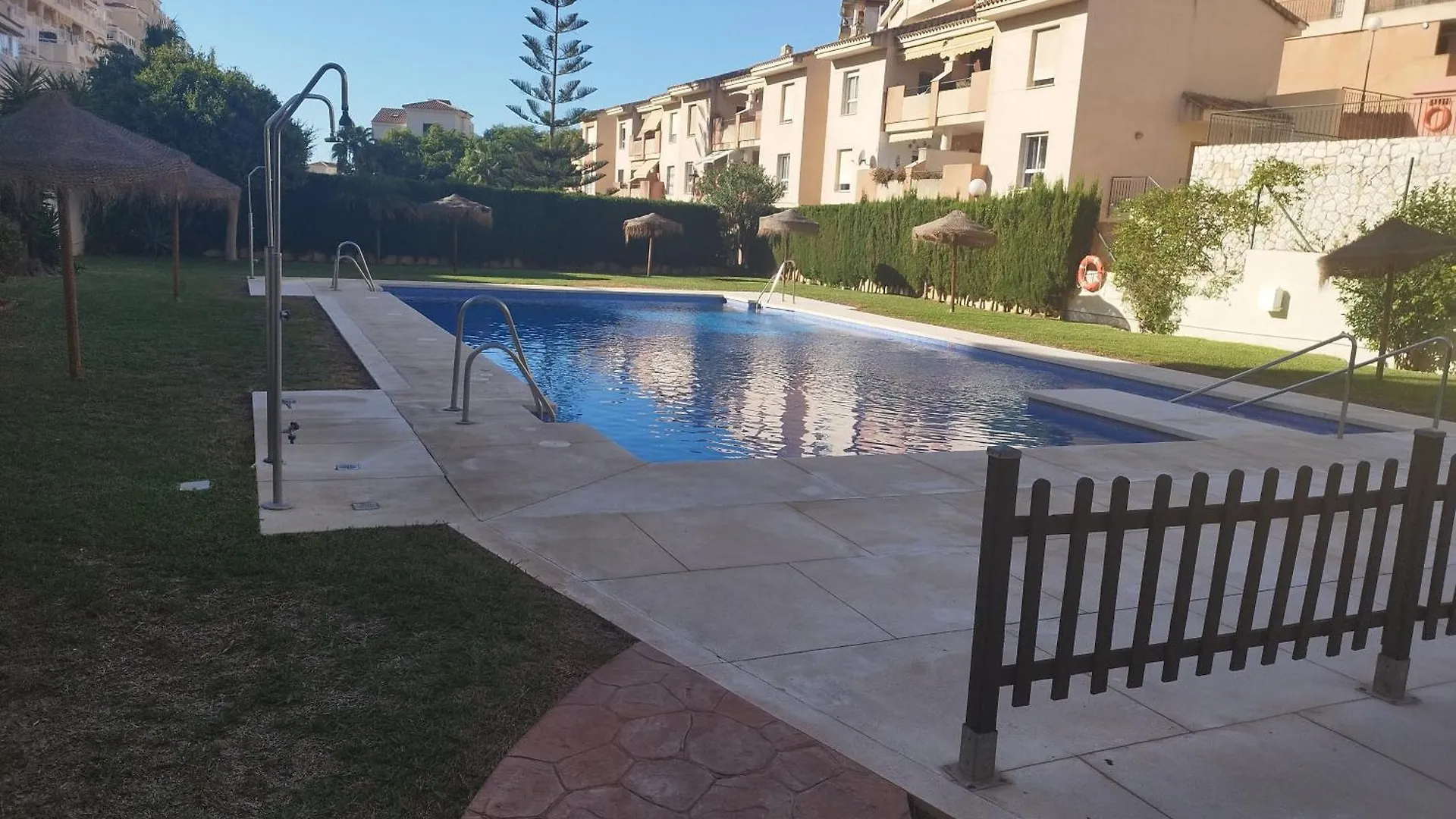 Piso De 1 Dormitorio Urb Torrequebrada Benalmadena Spain