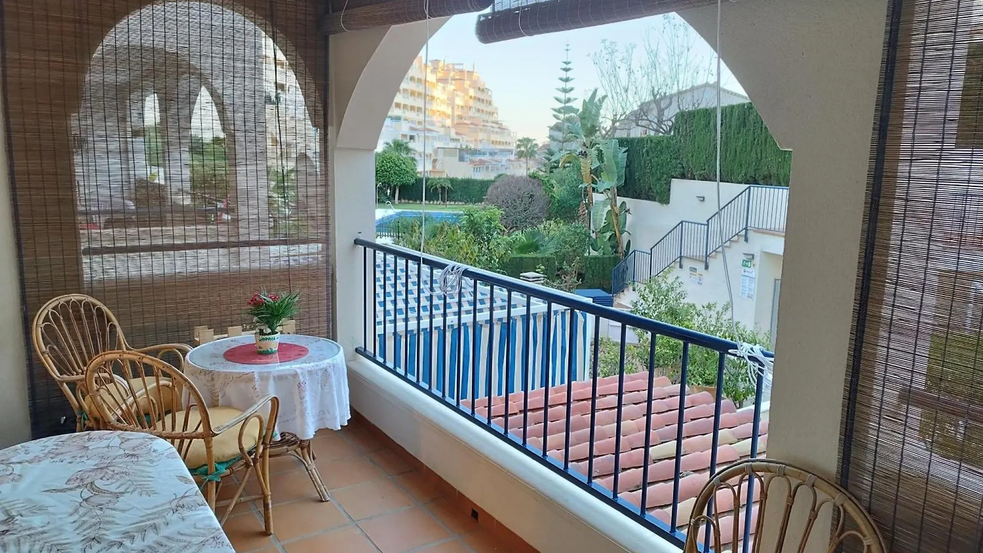 Piso De 1 Dormitorio Urb Torrequebrada Benalmadena 0*,  Spain